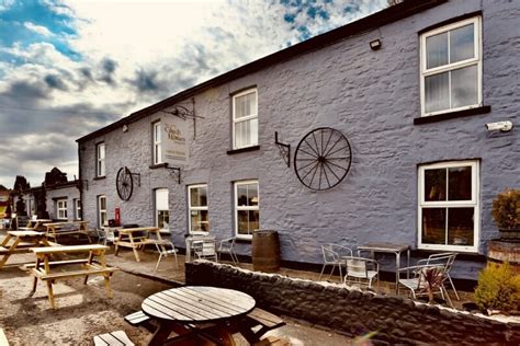 the coach and horses crickhowell.